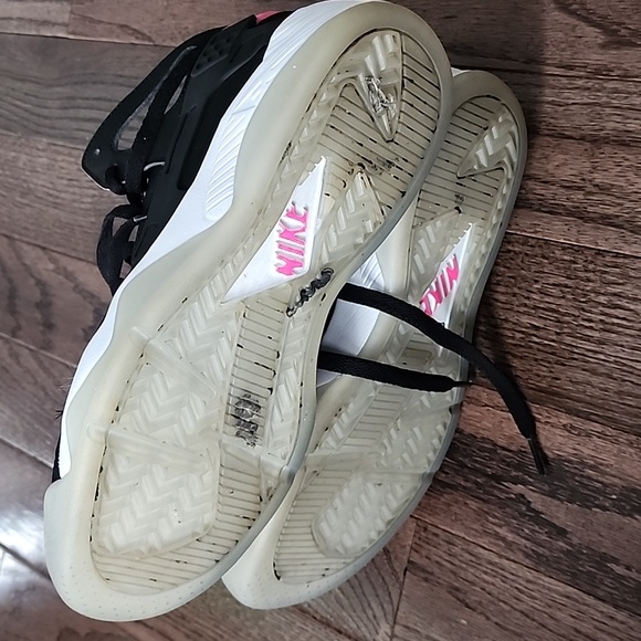 Nike shoes. - Picture 5 of 5